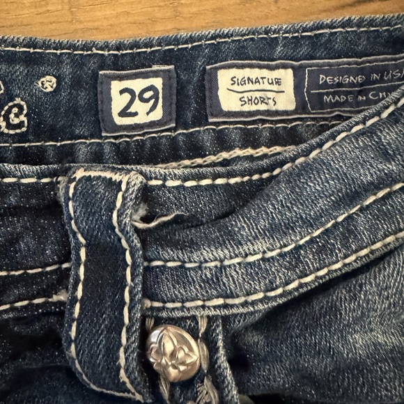 Sold - Picture 3 of 3